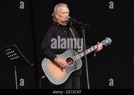 Kris Kristofferson si esibisce durante il festival di Glastonbury presso la Worthy Farm di Pilton, Somerset. Data immagine: Venerdì 23 giugno 2017. Il credito fotografico dovrebbe essere: Matt Crossick/ EMPICS Entertainment. Foto Stock