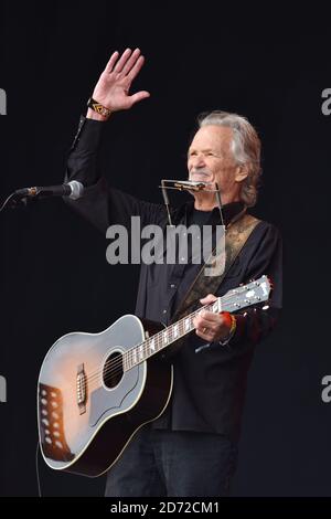 Kris Kristofferson si esibisce durante il festival di Glastonbury presso la Worthy Farm di Pilton, Somerset. Data immagine: Venerdì 23 giugno 2017. Il credito fotografico dovrebbe essere: Matt Crossick/ EMPICS Entertainment. Foto Stock