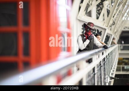 I fan di Cosplay hanno fotografato al Super Comic con, presso il Business Design Center di Islington, Londra. Data immagine: Sabato 26 agosto 2017. Il credito fotografico dovrebbe essere: Matt Crossick/ EMPICS Entertainment. Foto Stock