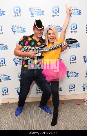 Toby Anstis e Sian Welby hanno ritratto durante il Global's Make Some Noise Day 2017, nei loro studi di Leicester Square, Londra. L'evento aiuta a raccogliere fondi per il Global's fare un po 'rumore, la carità istituita da Global per aiutare i giovani svantaggiati in tutto il Regno Unito. Data immagine: Venerdì 6 ottobre 2017. Il credito fotografico dovrebbe essere: Matt Crossick/ EMPICS Entertainment. Foto Stock