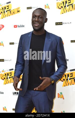 Stormzy arriva ai Rated Awards, alla Roundhouse di Camden, Londra. Data immagine: Martedì 24 ottobre 2017. Il credito fotografico dovrebbe essere: Matt Crossick/ EMPICS Entertainment. Foto Stock