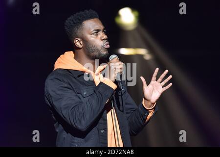 MO Gilligan sul palco durante la commedia notturna della serie annuale di concerti Teenage Cancer Trust, presso la Royal Albert Hall di Londra. Data immagine: Martedì 20 marzo 2018. Il credito fotografico dovrebbe essere: Matt Crossick/ EMPICS Entertainment. Foto Stock