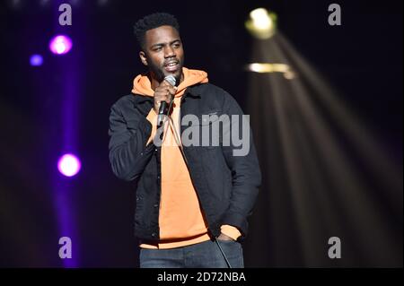 MO Gilligan sul palco durante la commedia notturna della serie annuale di concerti Teenage Cancer Trust, presso la Royal Albert Hall di Londra. Data immagine: Martedì 20 marzo 2018. Il credito fotografico dovrebbe essere: Matt Crossick/ EMPICS Entertainment. Foto Stock