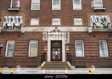 Vista generale della Lindo Wing, il reparto privato del St Mary's Hospital di Londra, dove ieri sono state poste le barriere in attesa della Duchessa di Cambridge che ha il suo terzo figlio lì. Data immagine: Lunedì 9 aprile 2018. Il credito fotografico dovrebbe essere: Matt Crossick/ EMPICS Entertainment. Foto Stock