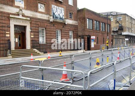 Vista generale della Lindo Wing, il reparto privato del St Mary's Hospital di Londra, dove ieri sono state poste le barriere in attesa della Duchessa di Cambridge che ha il suo terzo figlio lì. Data immagine: Lunedì 9 aprile 2018. Il credito fotografico dovrebbe essere: Matt Crossick/ EMPICS Entertainment. Foto Stock