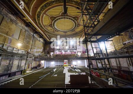 Vista generale dell'interno dell'Alexandra Palace Theatre a nord di Londra, mentre i lavoratori effettuano un restauro di Â£18.8 milioni di edifici vittoriani nascosti. Il teatro, costruito nel 1885, è stato chiuso per più di 80 anni ed è destinato a riaprire dopo l'estate, con un programma completo di eventi annunciato per dicembre. Data immagine: Venerdì 27 aprile 2018. Il credito fotografico dovrebbe essere: Matt Crossick/ EMPICS Entertainment. Foto Stock