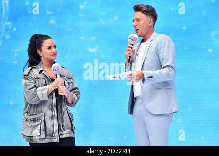 Demi Lovato e Roman Kemp durante il Summertime Ball della capitale con Vodafone al Wembley Stadium, Londra. ... Foto Stock