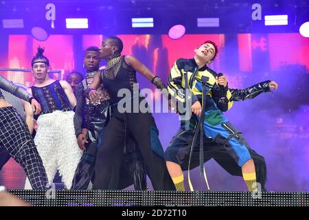 Olly Alexander da anni e anni durante il Summertime Ball della capitale con Vodafone al Wembley Stadium, Londra. ... Foto Stock