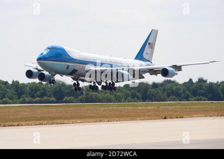 Air Force One arriva all'aeroporto di Stansted, Essex, prima della visita del presidente degli Stati Uniti Donald Trump nel Regno Unito. Data immagine: Giovedì 12 luglio 2018. Il credito fotografico dovrebbe essere: Matt Crossick/ EMPICS Entertainment. Foto Stock