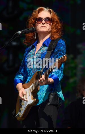 Bonnie Raitt si esibisce al festival britannico del periodo estivo di Hyde Park a Londra. Data immagine: Domenica 14 luglio 2018. Il credito fotografico dovrebbe essere: Matt Crossick/ EMPICS Entertainment. Foto Stock