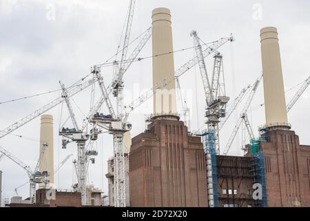 Vista generale dei lavori di costruzione della centrale elettrica di Battersea a Londra, che è in fase di ristrutturazione come uffici, negozi e appartamenti. Data immagine: Martedì 4 settembre 2018. Il credito fotografico dovrebbe essere: Matt Crossick/ EMPICS Entertainment. Foto Stock