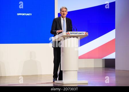 Philip Hammond, Cancelliere dello scacchiere, parla durante la conferenza annuale del Partito conservatore, presso l'International Convention Centre di Birmingham. Data immagine: Lunedì 1 ottobre 2018. Il credito fotografico dovrebbe essere: Matt Crossick/ EMPICS. Foto Stock