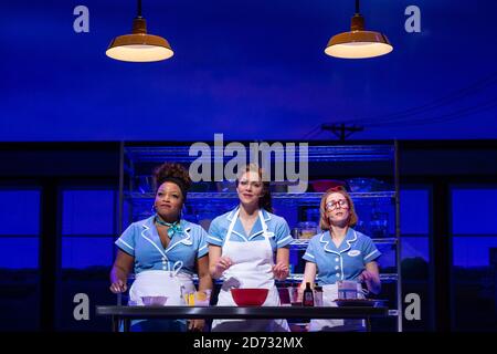 Marisha Wallace, Katherine McPhee e Laura Baldwin durante una chiamata mediatica per il nuovo musical West End 'Waitress' all'Adelphi Theatre, nello Strand, nel centro di Londra. Data immagine: Giovedì 7 febbraio 2019. Il credito fotografico dovrebbe essere: Matt Crossick/ EMPICS Entertainment. Foto Stock