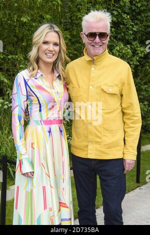 Charlotte Hawkins e Chris Evans al RHS Chelsea Flower Show al Royal Hospital Chelsea, Londra. Data immagine: Lunedì 20 maggio 2019. Il credito fotografico dovrebbe essere: Matt Crossick/Empics Foto Stock