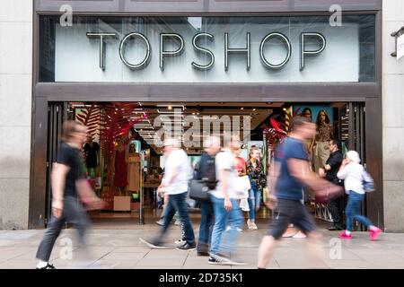 Vista generale di una filiale TopShop a Oxford Circus, Londra. La catena fa parte del gruppo Arcadia. Data immagine: Giovedì 23 maggio 2019. Il credito fotografico dovrebbe essere: Matt Crossick/Empics Foto Stock