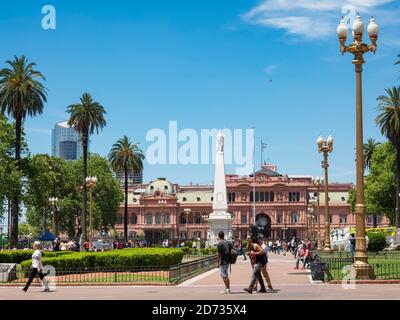 Plaza de Mayo e Casa Rosada. Buenos Aires, la capitale dell'Argentina. Sud America, Argentina, Buenos Aires, novembre Foto Stock