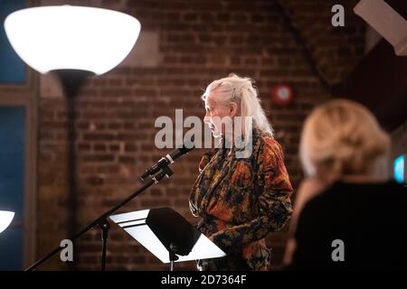 Vivienne Westwood parla ad un evento di imperialismo sul processo - libera Julian Assange, sotto la cripta a Clerkenwell, Londra. Data immagine: Mercoledì 12 giugno 2019. Il credito fotografico dovrebbe essere: Matt Crossick/Empics Foto Stock