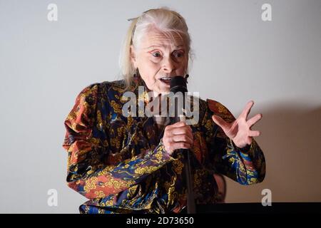 Vivienne Westwood parla ad un evento di imperialismo sul processo - libera Julian Assange, sotto la cripta a Clerkenwell, Londra. Data immagine: Mercoledì 12 giugno 2019. Il credito fotografico dovrebbe essere: Matt Crossick/Empics Foto Stock