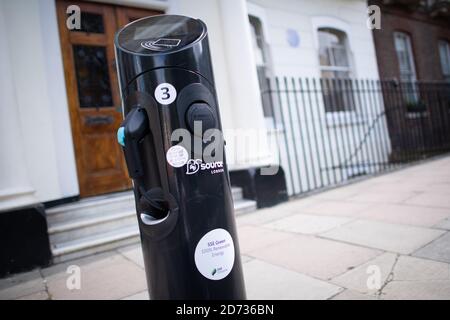 Vista generale di un parcheggio elettrico e della baia di ricarica, a Westminster, Londra. Data immagine: Mercoledì 21 agosto 2019. Il credito fotografico dovrebbe essere: Matt Crossick/Empics Foto Stock