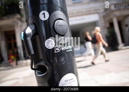 Vista generale di un parcheggio elettrico e della baia di ricarica, a Westminster, Londra. Data immagine: Mercoledì 21 agosto 2019. Il credito fotografico dovrebbe essere: Matt Crossick/Empics Foto Stock