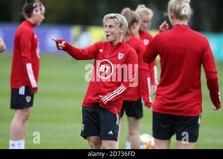 Pontypridd, Regno Unito. 20 Ott 2020. Jess Fishlock del Galles durante l'allenamento. Qualifica UEFA Women's Euro 2022, sessione di allenamento della squadra femminile di calcio del Galles presso l'USW Sports Park di Treforest. Pontypridd, Galles del Sud martedì 20 ottobre 2020. La squadra si prepara per le prossime partite contro le Isole Faroe e la Norvegia. PIC di Andrew Orchard/Alamy Live News Foto Stock