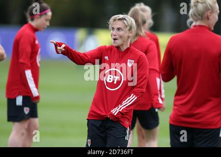 Pontypridd, Regno Unito. 20 Ott 2020. Jess Fishlock del Galles durante l'allenamento. Qualifica UEFA Women's Euro 2022, sessione di allenamento della squadra femminile di calcio del Galles presso l'USW Sports Park di Treforest. Pontypridd, Galles del Sud martedì 20 ottobre 2020. La squadra si prepara per le prossime partite contro le Isole Faroe e la Norvegia. PIC di Andrew Orchard/Alamy Live News Foto Stock