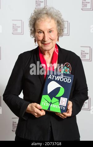 L'autore Margaret Atwood partecipa a una fotocellula per gli autori della shortlisted 2019 del Premio Booker, presso il centro South Bank di Londra. Data immagine: Domenica 13 ottobre 2019. Il credito fotografico dovrebbe essere: Matt Crossick/Empics Foto Stock