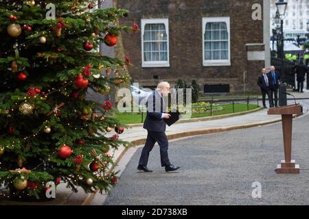 Il primo Ministro Boris Johnson parla ai media di Downing Street, Londra, dopo che il Partito conservatore è stato riportato al potere nelle elezioni generali con una maggioranza maggiore. Boris Johnson Data immagine: Venerdì 13 dicembre 2019. Il credito fotografico dovrebbe essere: Matt Crossick/Empics Foto Stock