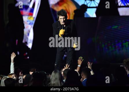 Ronnie Wood in scena al Brit Awards 2020 presso la O2 Arena di Londra Foto Stock