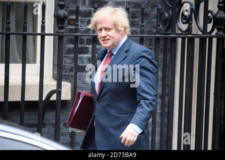 Il primo ministro Boris Johnson parte da 10 Downing Street, a Westminster, Londra, per partecipare alle domande del primo ministro (PMQ) presso il Parlamento. Data immagine: Mercoledì 10 giugno 2020. Il credito fotografico dovrebbe essere: Matt Crossick/Empics Foto Stock