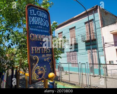 La Boca, questo quartiere è una delle principali attrazioni di Buenos Aires, la capitale dell'Argentina. Sud America, Argentina, Buenos Aires, novembre Foto Stock