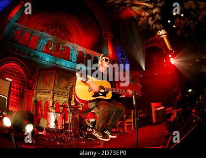 Glasvegas sul palco presso la Union Chapel di Islington, a nord di Londra, come parte delle sessioni di Mencap Little Noise. Foto Stock
