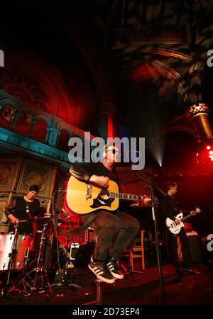 Glasvegas sul palco presso la Union Chapel di Islington, a nord di Londra, come parte delle sessioni di Mencap Little Noise. Foto Stock