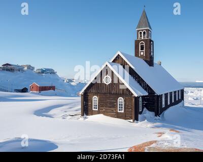 La Chiesa di Sion. Città Ilulissat sulla riva della baia di Disko nella Groenlandia occidentale, centro per il turismo, l'amministrazione e l'economia. L'icefjord nelle vicinanze è Foto Stock