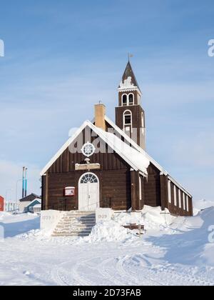 La Chiesa di Sion. Città Ilulissat sulla riva della baia di Disko nella Groenlandia occidentale, centro per il turismo, l'amministrazione e l'economia. L'icefjord nelle vicinanze è Foto Stock