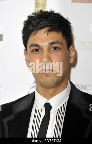 Il candidato Adam Khan, candidato all'anno per la personalità sportiva, arriva al Change4Life British Asian Sports Awards, presso l'hotel Grosvenor House nel centro di Londra. Foto Stock