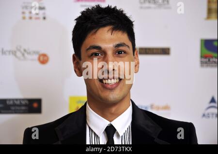 Il candidato Adam Khan, candidato all'anno per la personalità sportiva, arriva al Change4Life British Asian Sports Awards, presso l'hotel Grosvenor House nel centro di Londra. Foto Stock