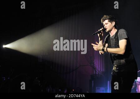 Danny o'Donoghue del copione che si esibisce all'Hammersmith Apollo a Londra ovest. Foto Stock