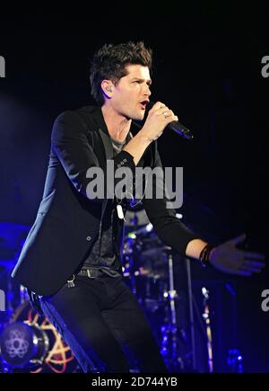 Danny o'Donoghue del copione che si esibisce all'Hammersmith Apollo a Londra ovest. Foto Stock