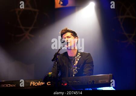 Danny o'Donoghue del copione che si esibisce all'Hammersmith Apollo a Londra ovest. Foto Stock