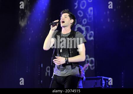 Danny o'Donoghue del copione che si esibisce all'Hammersmith Apollo a Londra ovest. Foto Stock