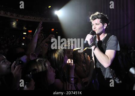 Danny o'Donoghue del copione che si esibisce all'Hammersmith Apollo a Londra ovest. Foto Stock