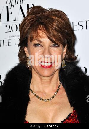 Kathy lette arriva all'Harper's Bazaar Women of the Year Awards 2010, ad One Mayfair nel centro di Londra. Foto Stock