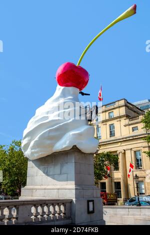 Quarto Plint, LA FINE, vortice di scultura crema, Trafalgar Square Foto Stock