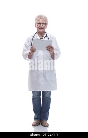 in piena crescita. Donna matura medico con tablet digitale Foto Stock