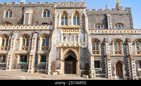 Norwich centro città Norwich corsie Norwich Guildhall su Gaol Hill in Norwich Market Place centro città Norwich Norfolk East Anglia Inghilterra Regno Unito GB Europa Foto Stock