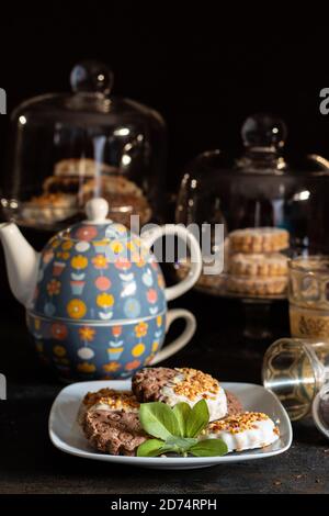 Snack nei paesi arabi, mediterranei e orientali con il Marocco Foto Stock