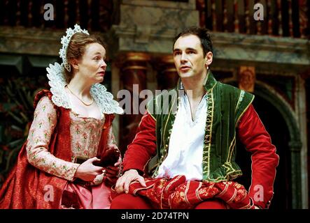 Penny Layden (Ophelia), Mark Rylance (Hamlet) in FRAZIONE di Shakespeare al Globe di Shakespeare, Londra SE1 09/06/2000 Master of Claire & Properties: Jenny Tiramani Master of Music: Claire van Kampen Master of Play: Giles Block Foto Stock