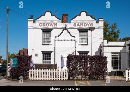 The Crown and Sandys pub e ristorante a Ombersley, Worcestershire, Regno Unito Foto Stock