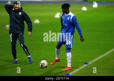 BARROW, INGHILTERRA. IL 20 OTTOBRE, il nuovo firmatario di Barrow Jayden Reid si riscalda prima della partita Sky Bet League 2 tra Barrow e Bolton Wanderers all'Holker Street, Barrow-in-Furness martedì 20 ottobre 2020. (Credit: Mark Fletcher | MI News) Credit: MI News & Sport /Alamy Live News Foto Stock